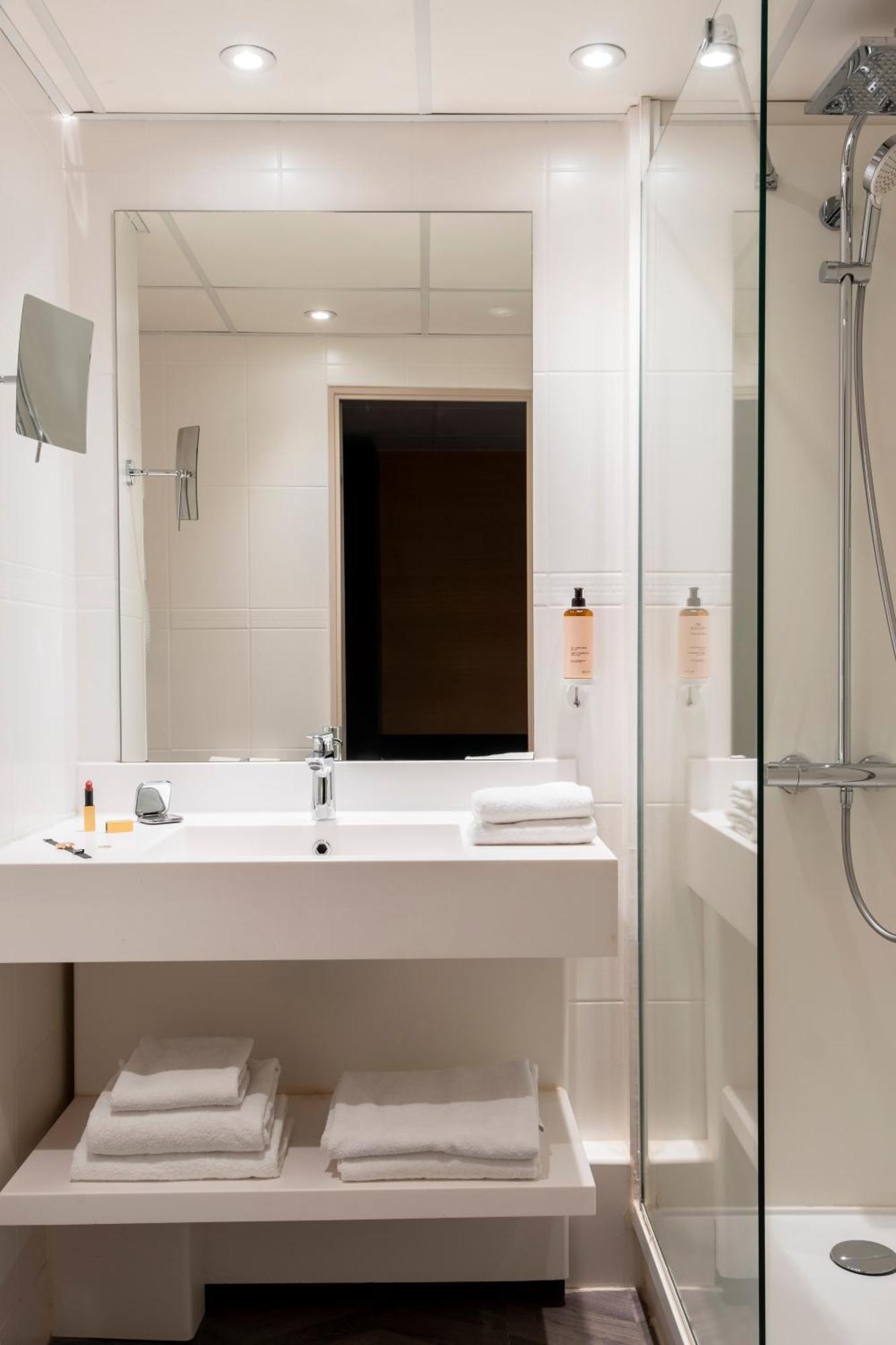 Mercure Rouen Centre Champ De Mars Exteriör bild